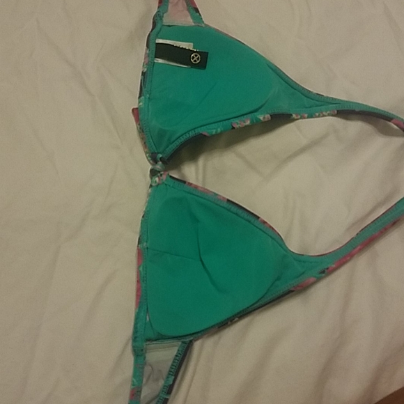 Vix triangle halter top SMALL - Picture 2 of 3